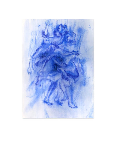 Joana und Heleen probieren für Jakob ringt mit dem Engel, nach Rembrandt, blaue Pastellkreide auf Zeichenkarton, 44 x 32 cm, 2022